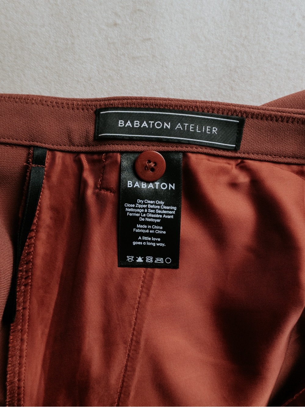 Aritzia Babaton Atelier Crop Pant Rust - Size 6 - Picture 7 of 8